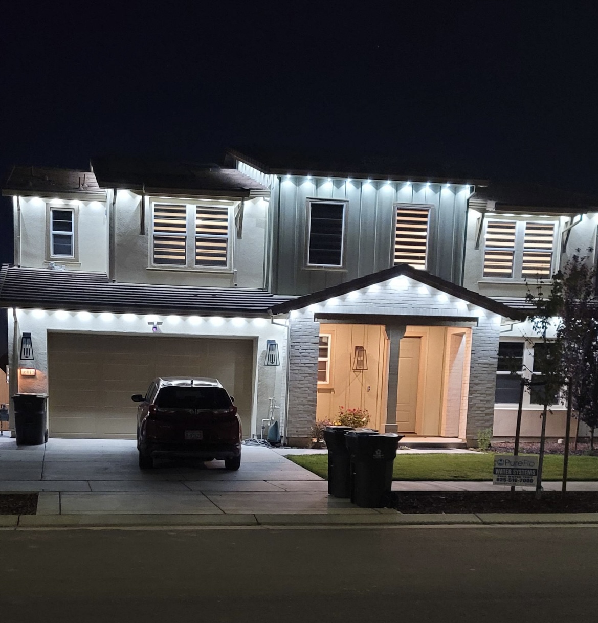 Aglow Outdoor Lighting team and workplace 4