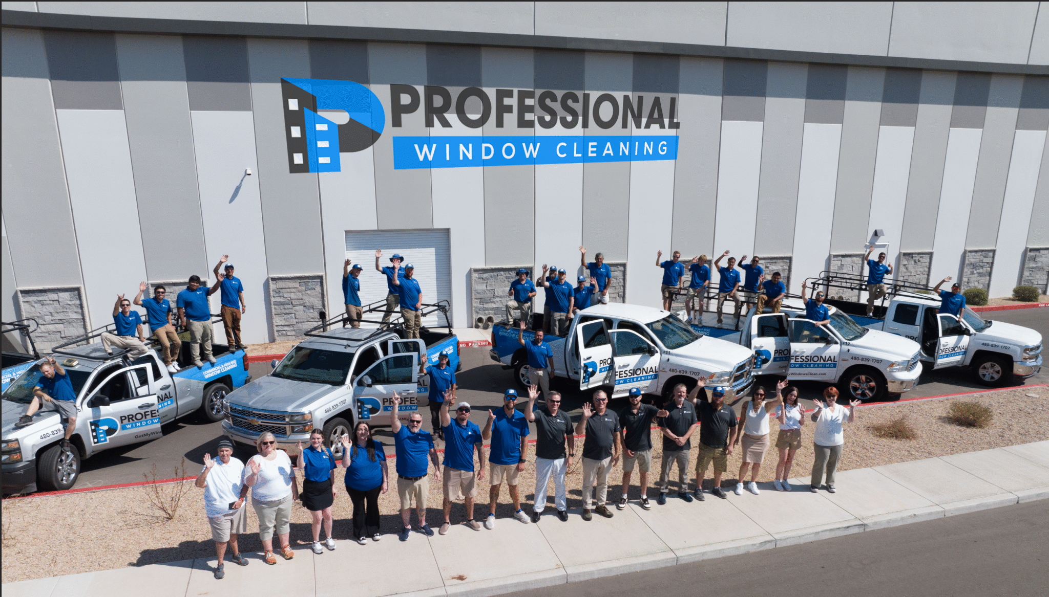 Professional Window Cleaning team and workplace 3