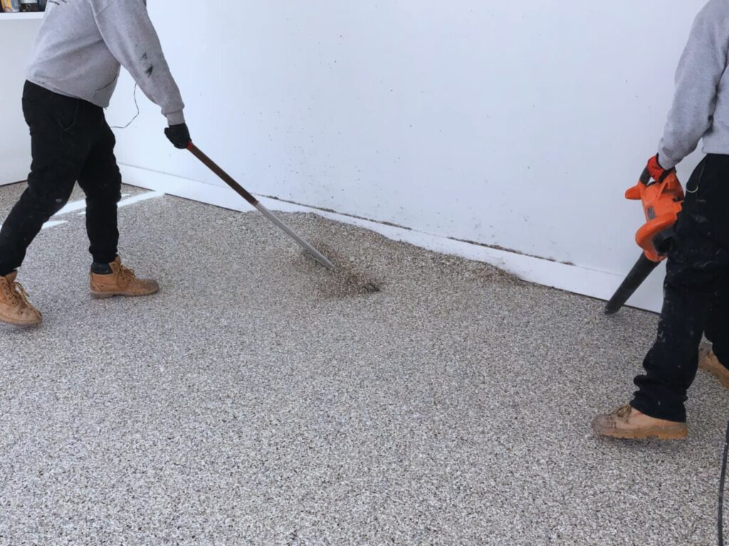 Royal Coatings team and workplace 4